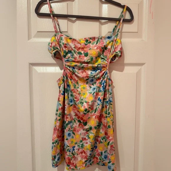 Beginning Boutique Floral Jenna Cut Out Dress - Picture 2 of 4